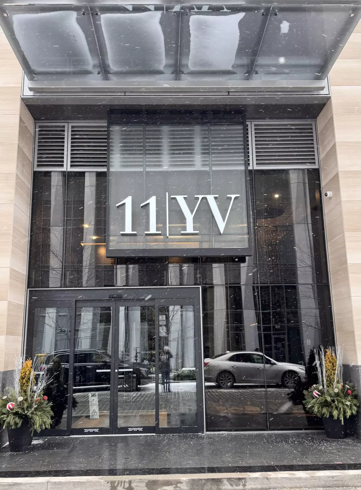 Toronto C02, ON M4W 1L2,11 Yorkville AVE #1907