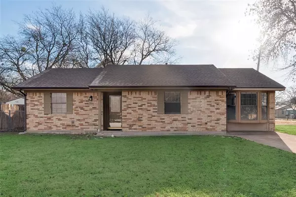 126 W 5th Street, Krum, TX 76249