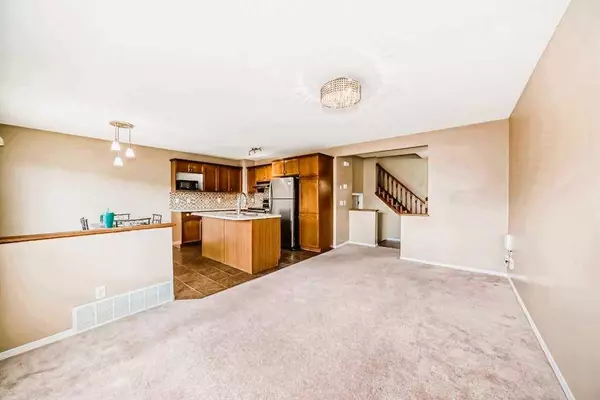 Calgary, AB T3J4M3,69 Saddlehorn CRES Northeast