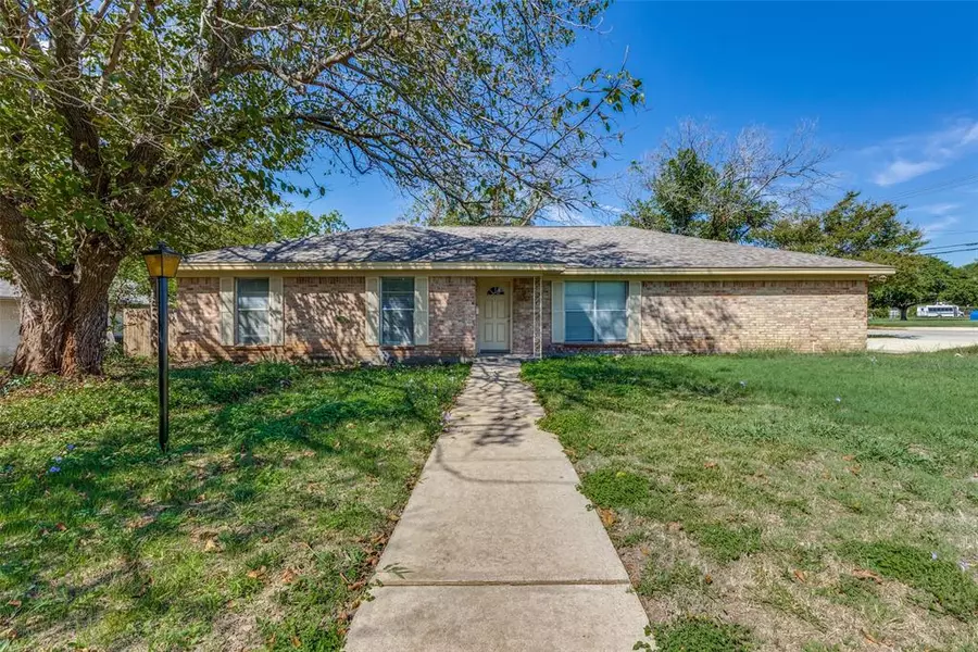 3800 Van Deman Drive, Benbrook, TX 76116