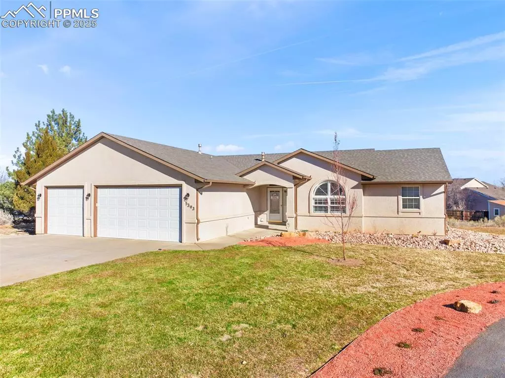 Pueblo, CO 81005,5393 Cragmoor DR