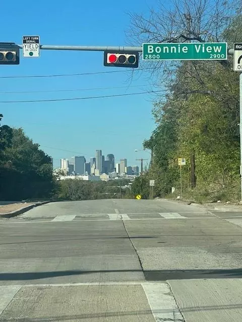 Dallas, TX 75216,2810 Bonnie View Road