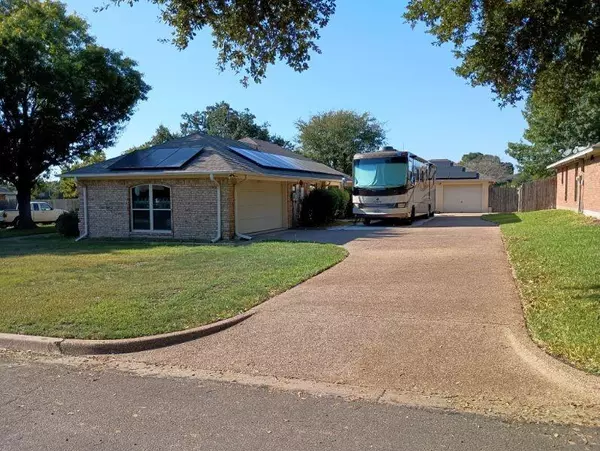 Hewitt, TX 76643,224 Crescent Drive