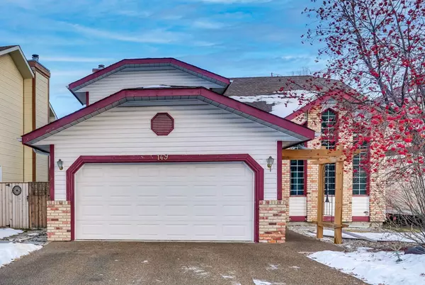 149 Shannon CRES Southwest, Calgary, AB T2Y 2T7