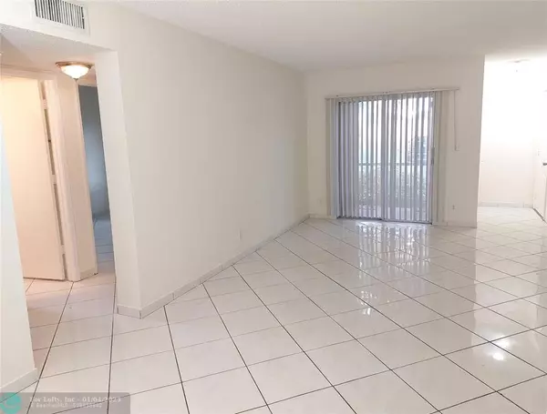 Pompano Beach, FL 33069,505 Gardens Dr  #104