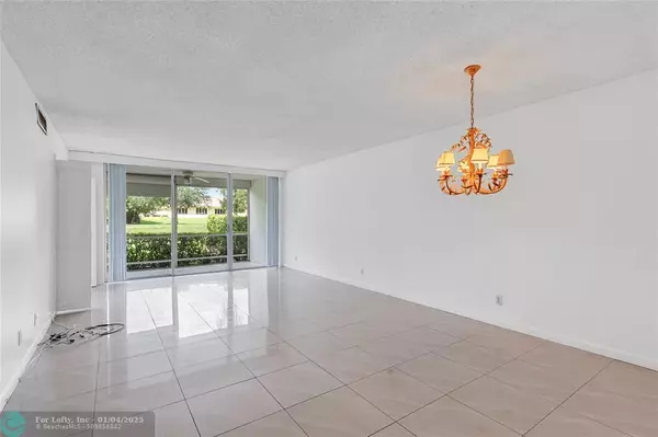 Pompano Beach, FL 33069,3145 N Palm Aire Dr  #102