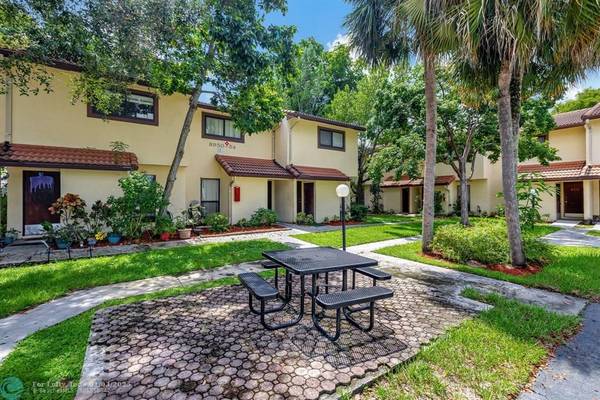 Coral Springs, FL 33065,8956 W Sample Rd  #8956