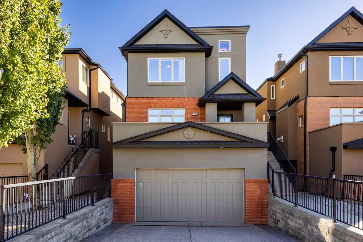 Calgary, AB T3H 5J9,31 Aspen Meadows GN Southwest