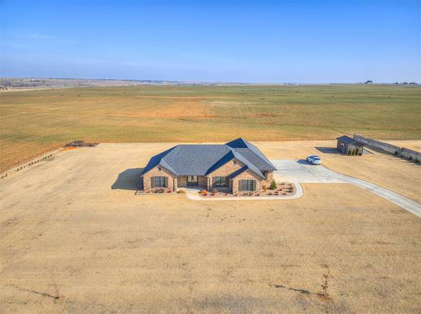 10022 Deer Creek, Weatherford, OK 73096