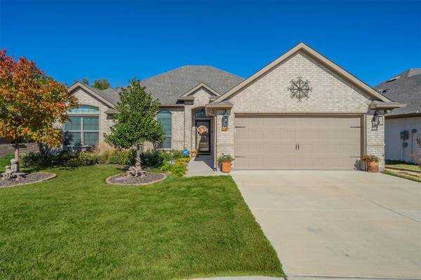 1712 Town Creek Circle, Weatherford, TX 76086