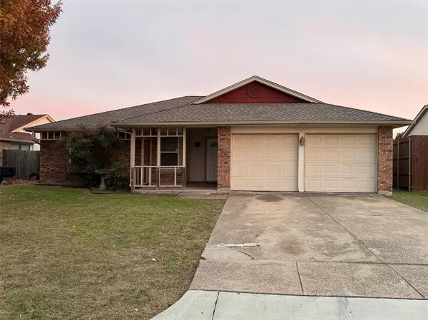 2641 Carrington Lane, Grand Prairie, TX 75052