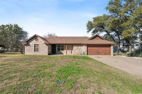 1422 Blackhawk Circle, Granbury, TX 76048