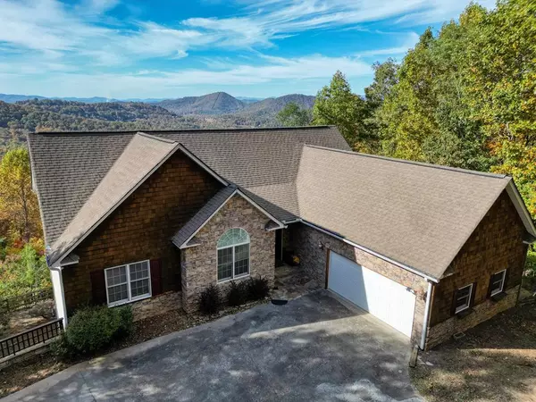 Hiawassee, GA 30546,883 Ramey Mountain Road