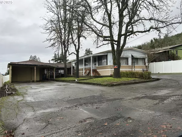 140 PROMISE AVE, Roseburg, OR 97470