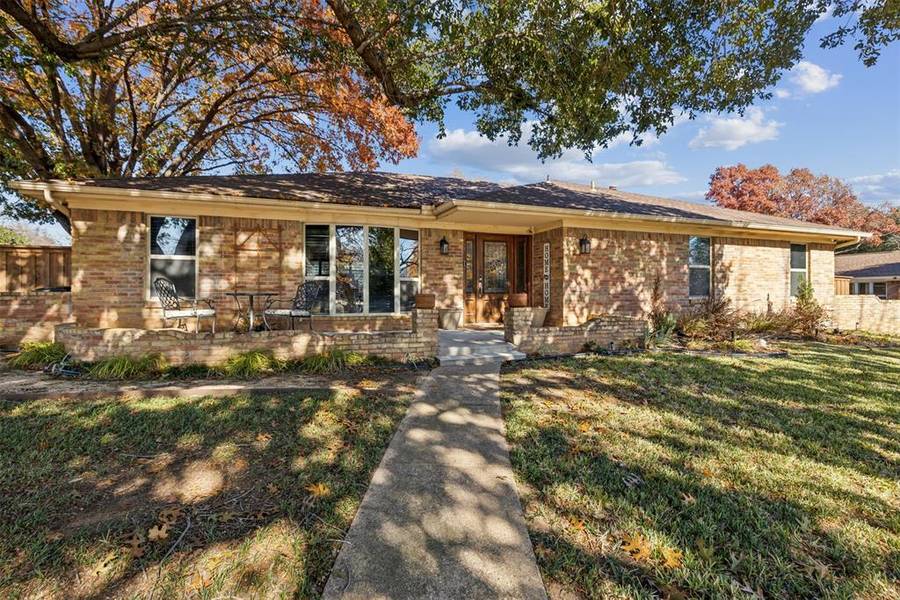 2534 Sherwood Drive, Grand Prairie, TX 75050