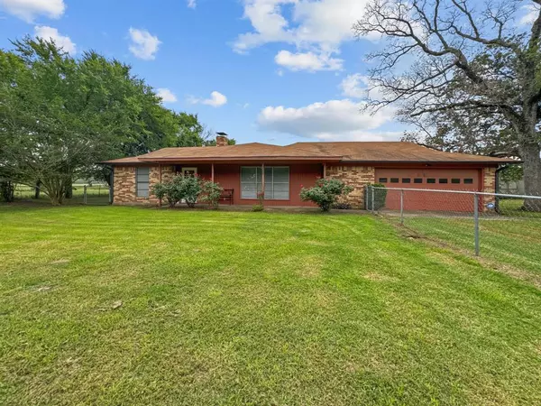 130 W Waller Road, Kemp, TX 75143