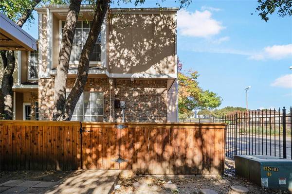 2401 Northlake Court, Irving, TX 75038