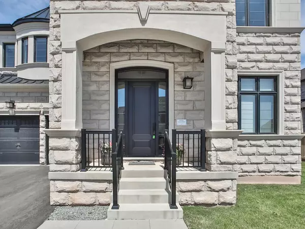 Oakville, ON L6M 5M9,2302 Hyacinth CRES