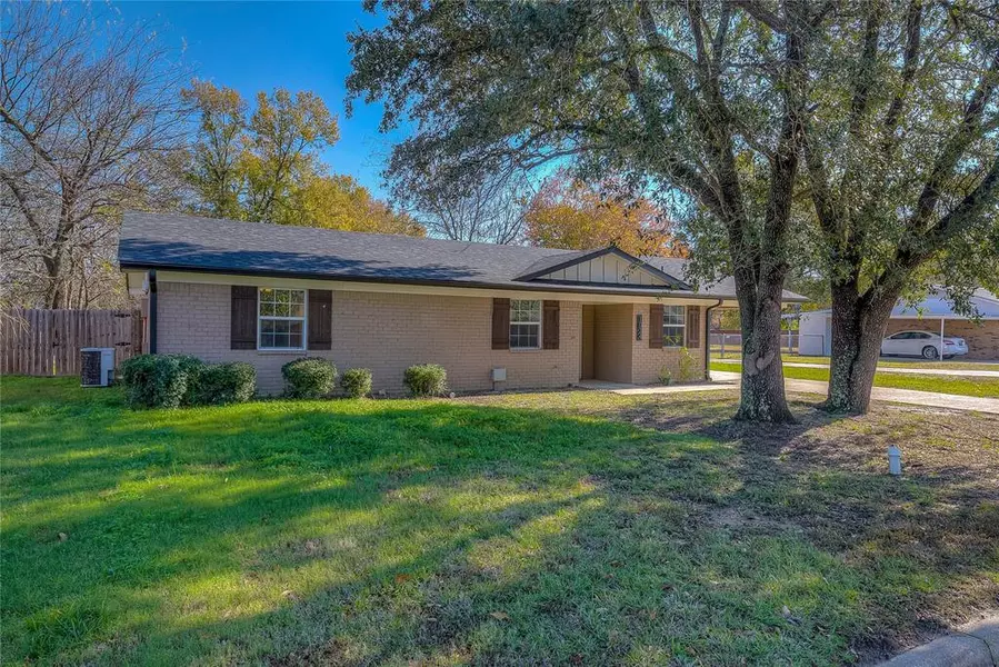 1024 Davis Street S, Sulphur Springs, TX 75482