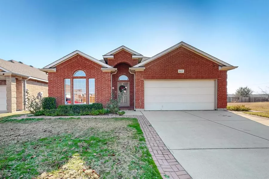 9637 Minton Drive, Fort Worth, TX 76108