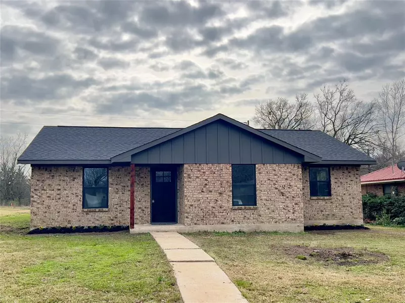 905 Mockingbird, Wolfe City, TX 75496