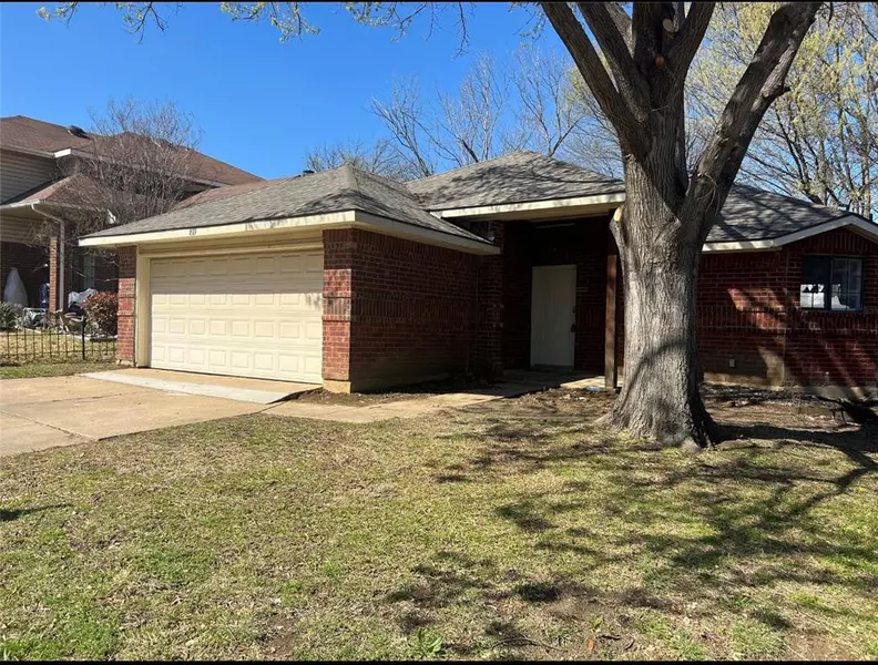 819 Lovingham Drive, Arlington, TX 76017