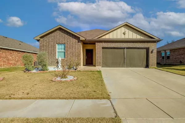 492 Bank Way, Crowley, TX 76036