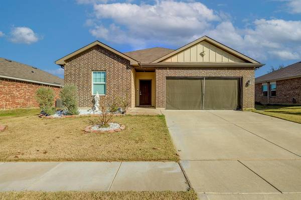 492 Bank Way, Crowley, TX 76036