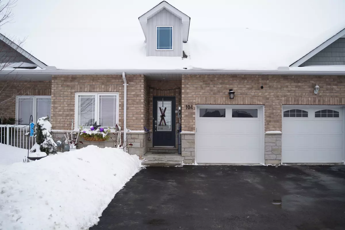 Orillia, ON L3V 0G3,104 Lily DR