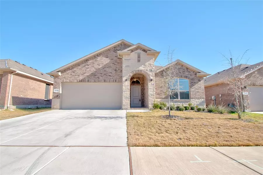 2333 Waggoner Ranch Drive, Weatherford, TX 76087