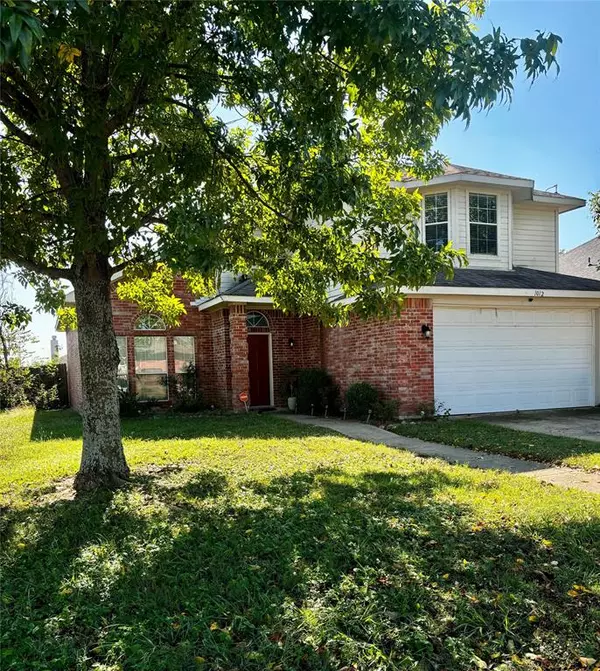 1012 Andrea Michele Lane, Glenn Heights, TX 75154