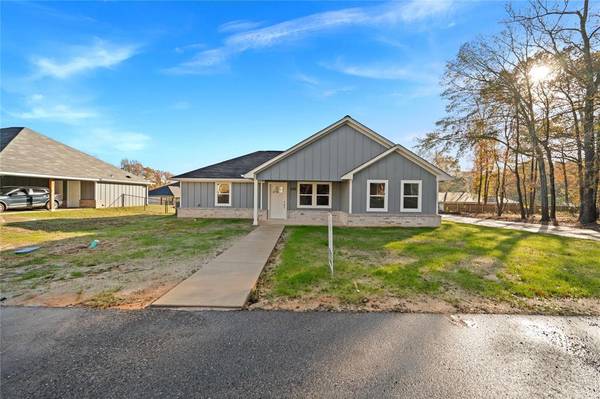 405 Garrett Circle, Winona, TX 75792