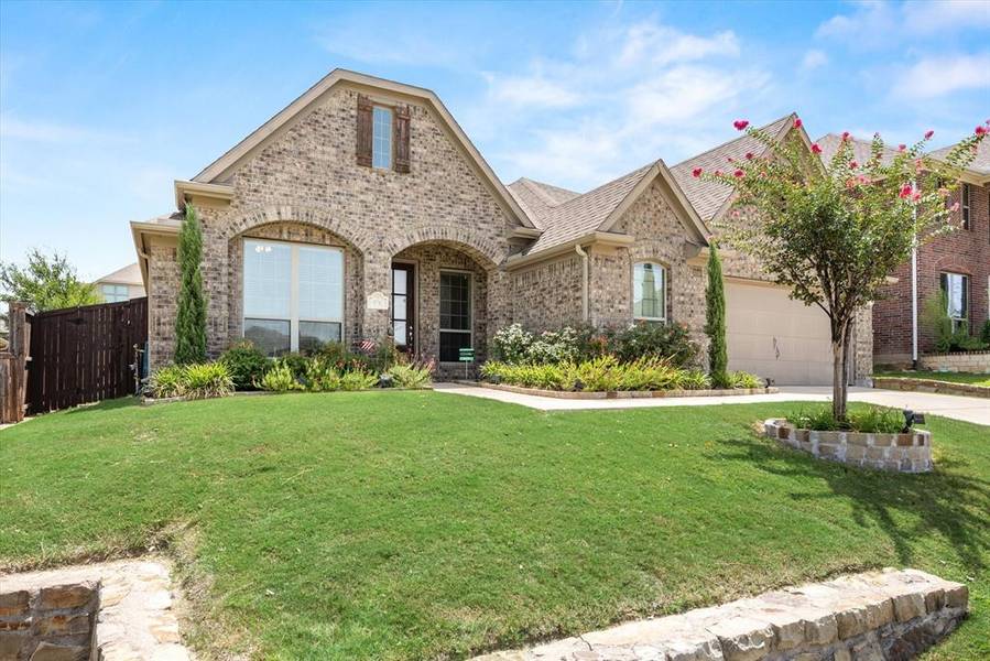 976 Bentley Drive, Roanoke, TX 76262