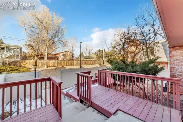 Colorado Springs, CO 80909,2071 Sussex LN