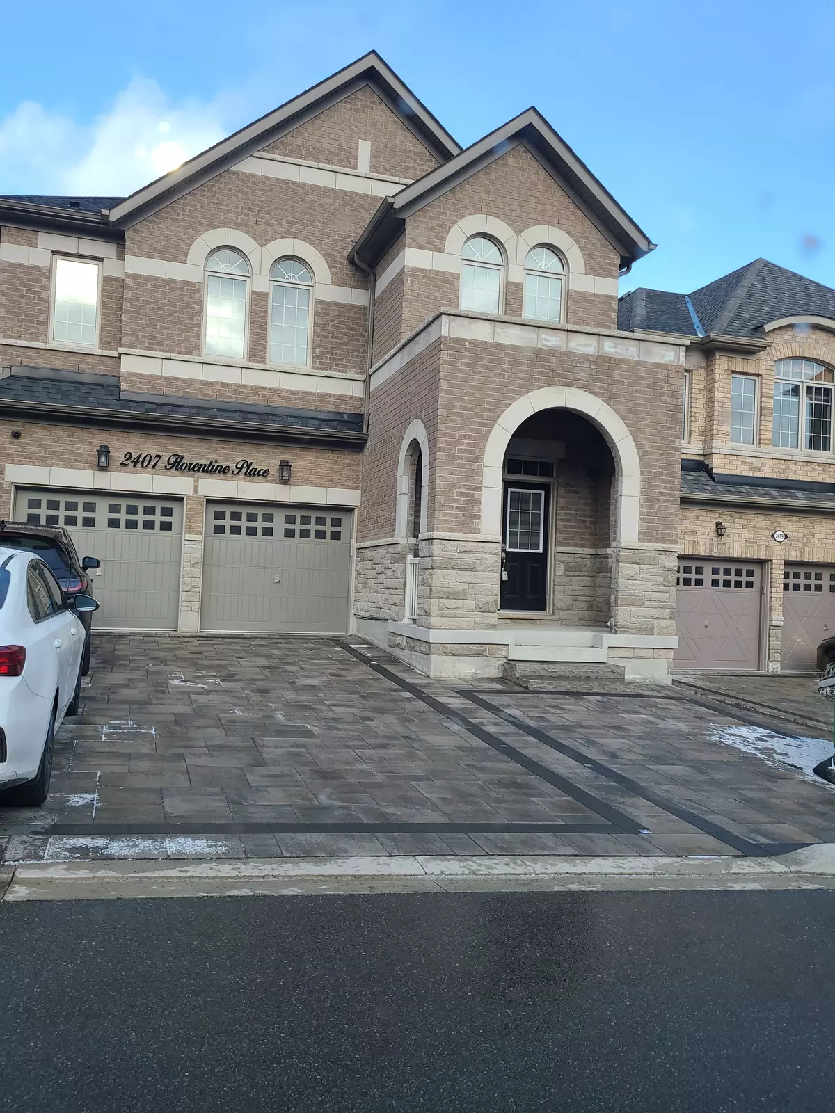 Pickering, ON L1X 0H1,2407 Florentine PL