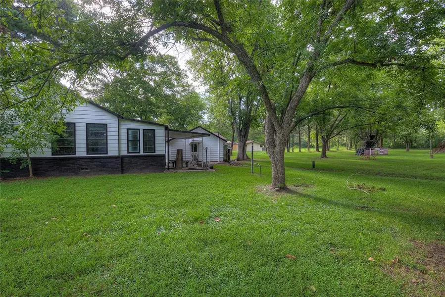 1805 W Frank Street, Grand Saline, TX 75140