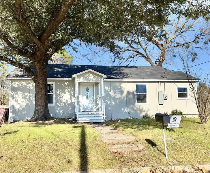 598 Van Sickle Street, Sulphur Springs, TX 75482