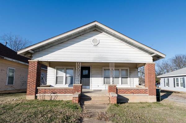 516 E Oklahoma Avenue, Sulphur, OK 73086