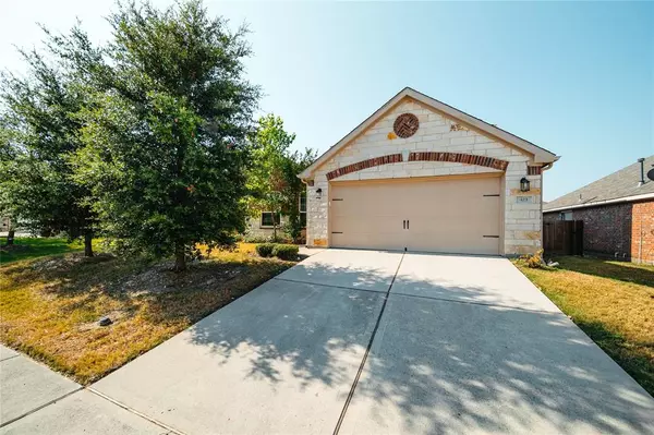 423 Winchester Drive,  Celina,  TX 75009