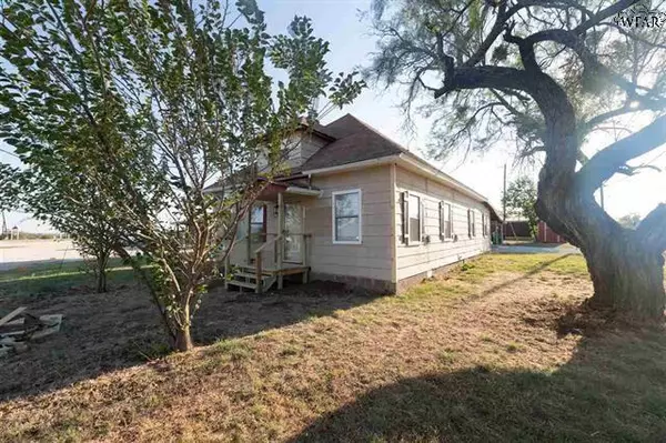 Henrietta, TX 76365,1104 N Bridge Street