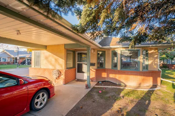 2828 Dovely PARK Southeast, Calgary, AB T2P 3G9