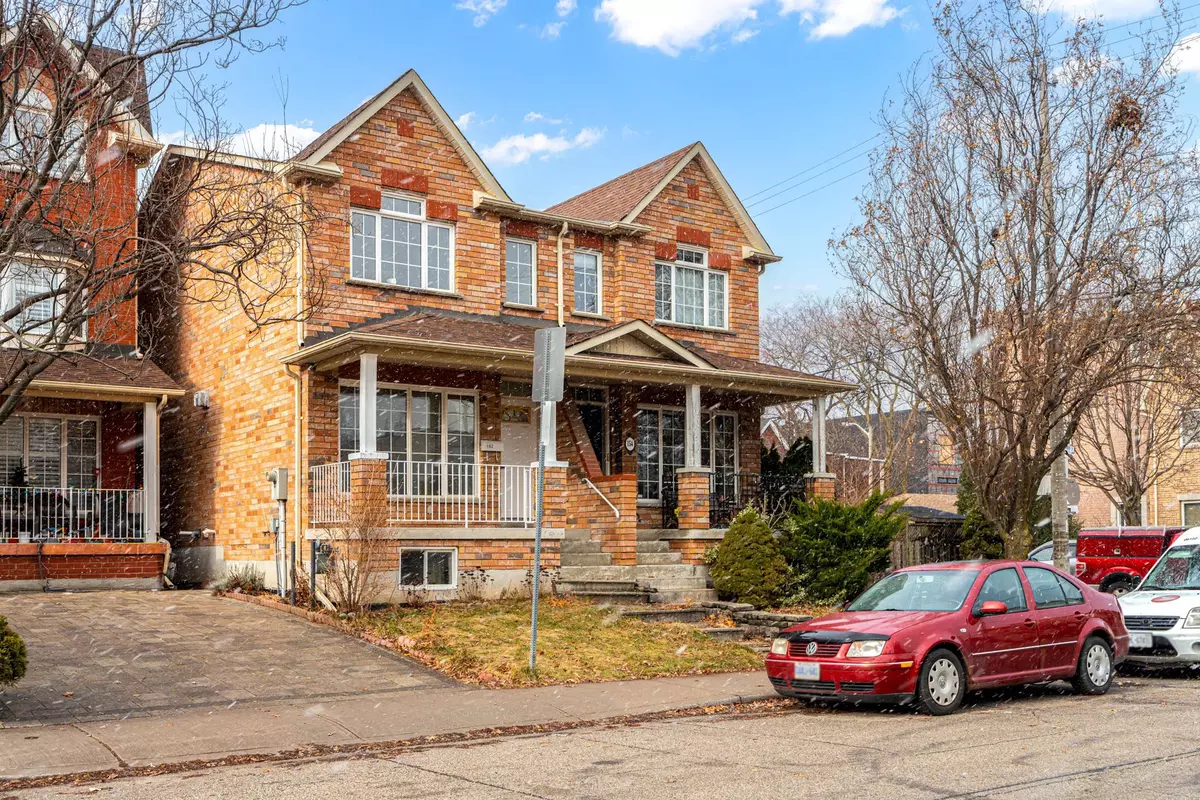 Toronto, ON M6P 4G6,152 Rankin CRES