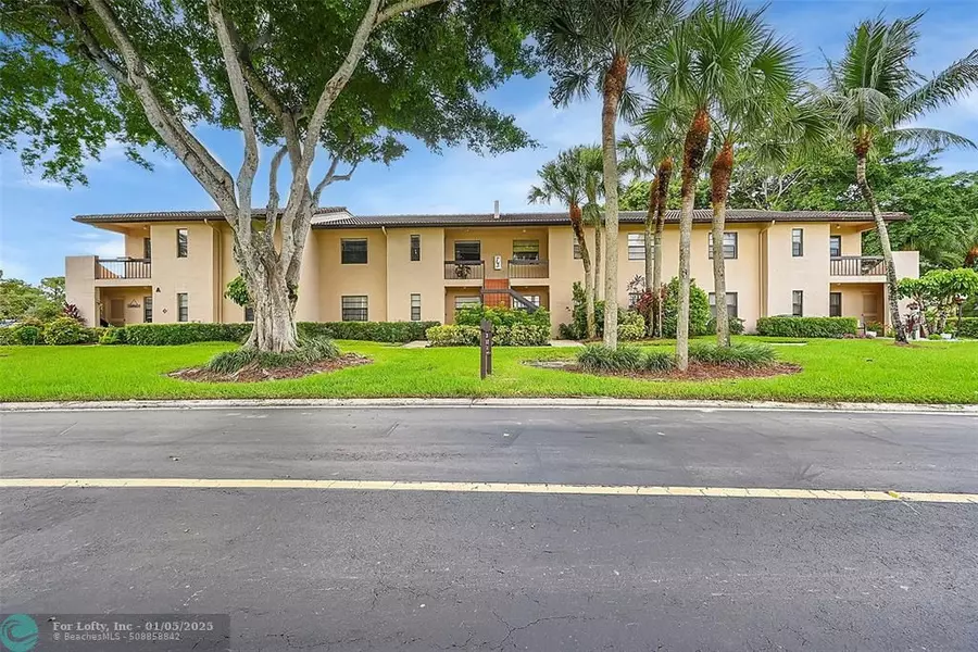 9270 Vista Del Lago Drive  #27D, Boca Raton, FL 33428