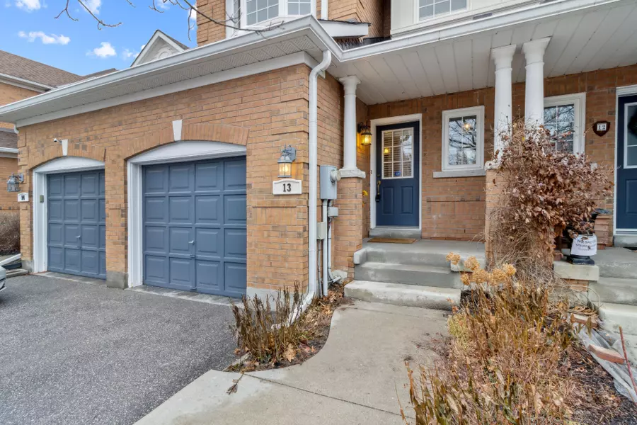 190 Harding BLVD W #13, Richmond Hill, ON L4C 0J9