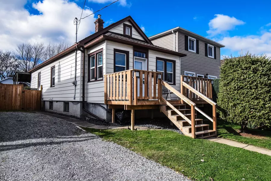 13 Elberta ST, St. Catharines, ON L2M 5M4