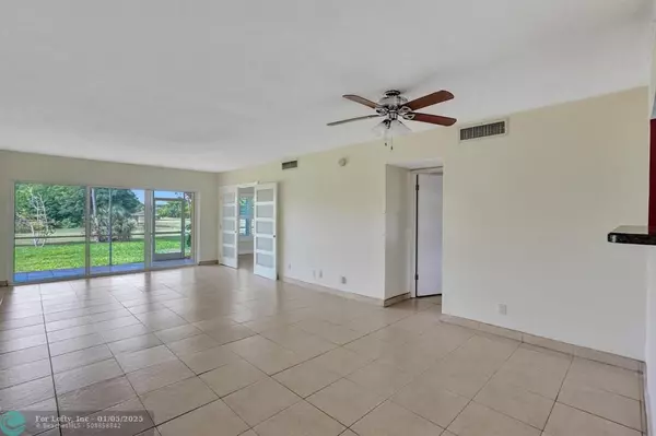 Pompano Beach, FL 33069,3050 N Palm Aire Dr  #109