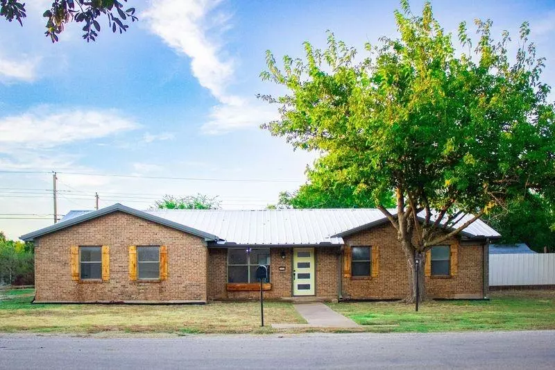 200 NW 33rd Street, Mineral Wells, TX 76067