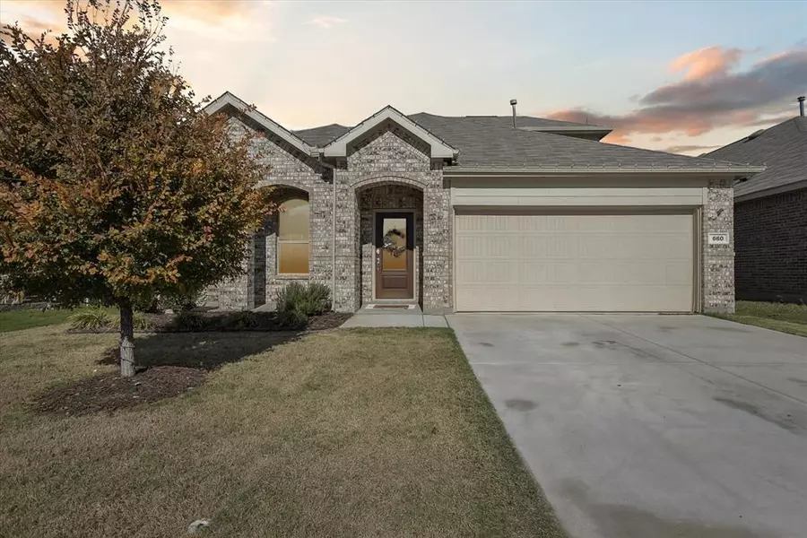 660 Ridgeback Trail, Fort Worth, TX 76052