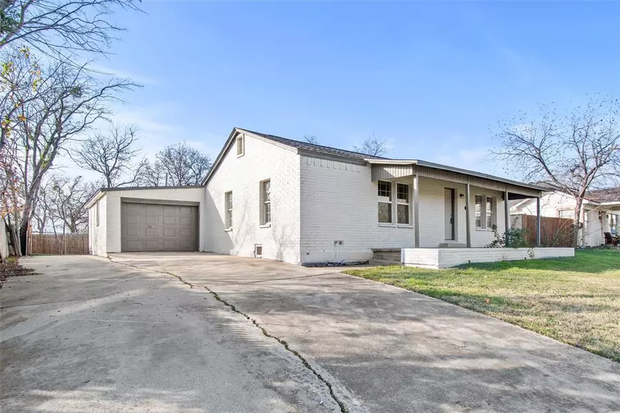 2409 Skyline Drive, Sansom Park, TX 76114