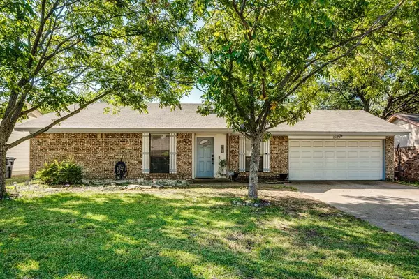 Arlington, TX 76015,2424 Homewood Trail